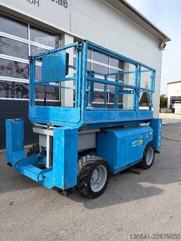 Ножичен асансьор Genie GS 2668 10m Diesel Scherenarbeitsbühne