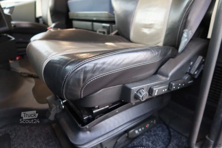 Standaard-SZM Volvo FH FH 500 Globetrotter Full Air suspension.