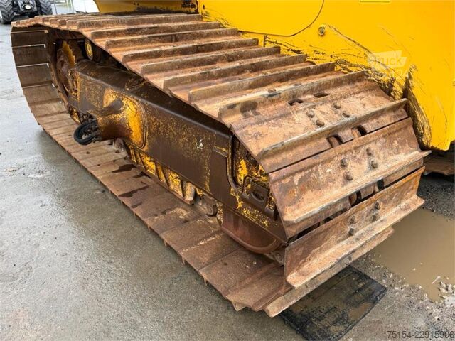 Paletli ekskavatör Komatsu D65PXi-18