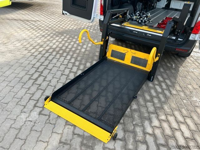 Minibuss MERCEDES-BENZ Sprinter 311 Mobility 23 LIFT  KLIMAT Rollstuhl