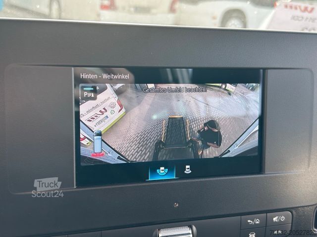 Kleinbus MERCEDES-BENZ Sprinter 311 Mobility 23 LIFT  KLIMAT Rollstuhl