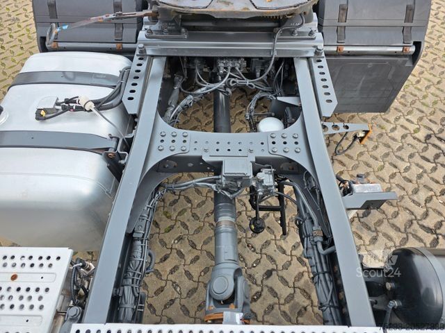 Standard tractor unit MERCEDES-BENZ Actros 1843