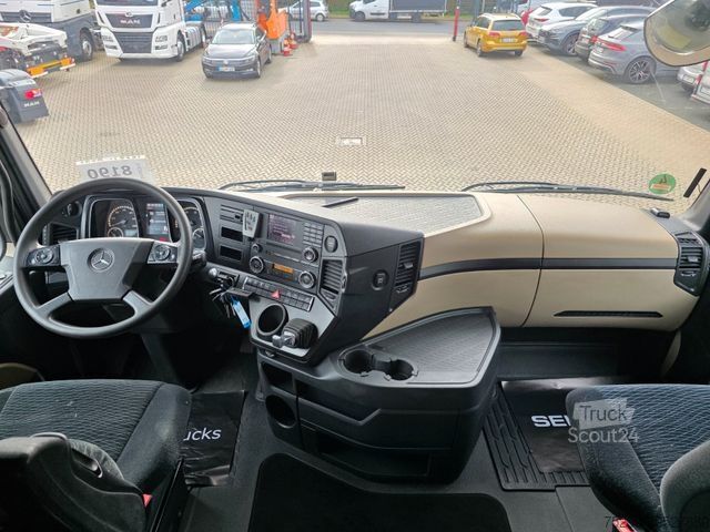 Standard tractor unit MERCEDES-BENZ Actros 1843