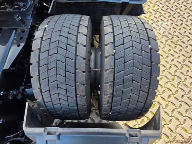 Nagy térfogatú nyergesvontató MAN TGX 18.460 LLS-U / Retarder / 2 Tanks