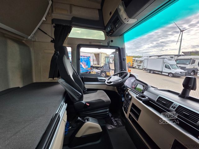 Prostorninska vlačilna enota MAN TGX 18.460 4x2 LLS-U / Retarder / 2 Tanks