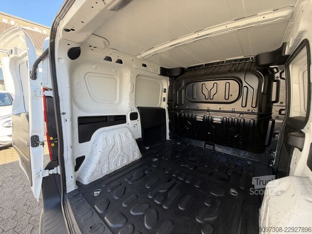 Furgão de painéis Fiat Doblo SX KLIMA   NAVI   TÜV NEU   KAMERA   TEMPOMAT