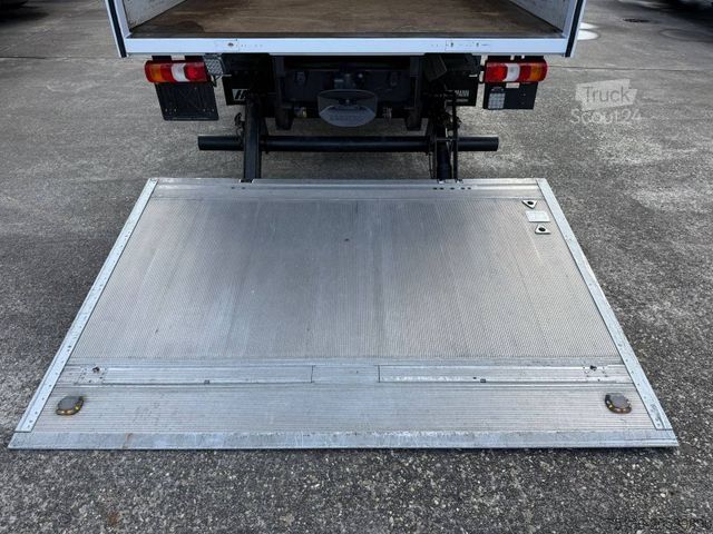 Кутиевиден ван MERCEDES-BENZ ATEGO 818 L Koffer 6,10 m LBW 1 T*171 tkm*AHK