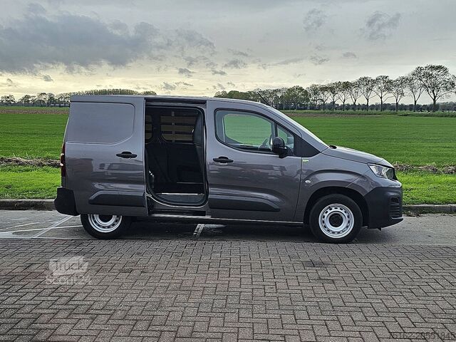 Suitcase PEUGEOT PARTNER 1.5 L1H1 Navi Euro6 AC!