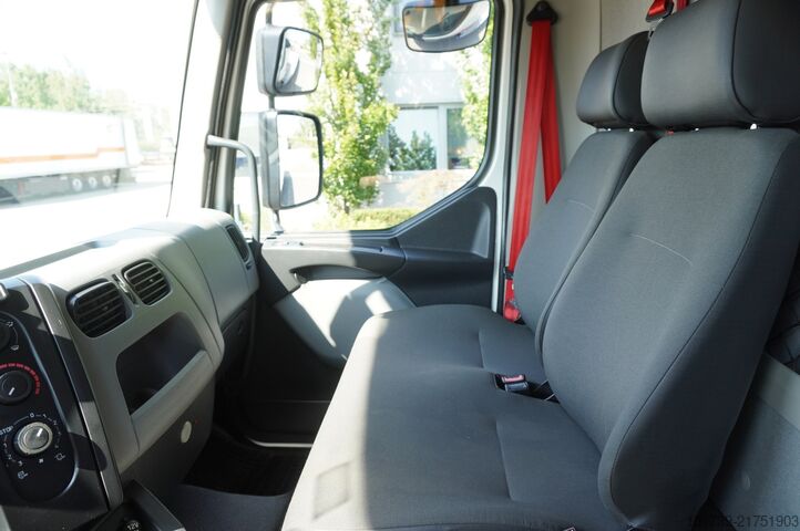 Nadstavba žeriava Renault D12 / New galvanized tow truck superstru