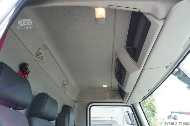 Nadstavba žeriava Renault D12 / New galvanized tow truck superstru