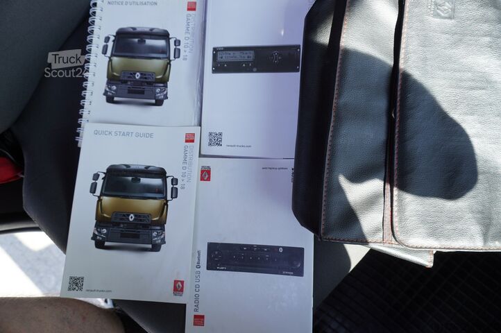 Nadstavba žeriava Renault D12 / New galvanized tow truck superstru