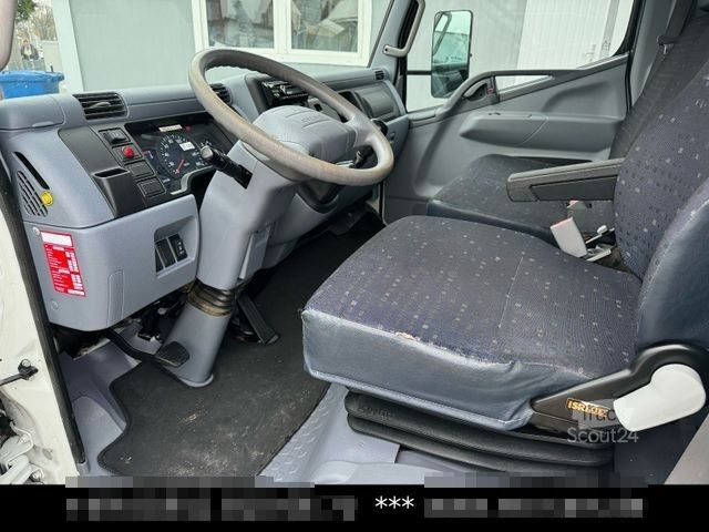 Кутиевиден ван MITSUBISHI Canter Fuso 3c13 3.0 L. Möbel Maxi 4,32 m. 21 m³