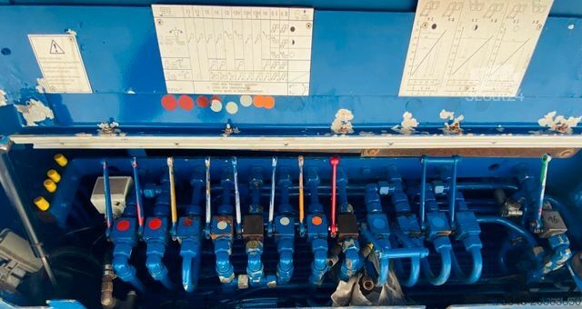 Low loader trailer GOLDHOFER STHP 8 (3+5)/GG 219 to/Pendelachsen /ausziehbar