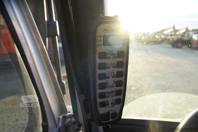 Abrollkipper VOLVO FMX 540 8x4, Palfinger T26M11, Liftachse, Klima