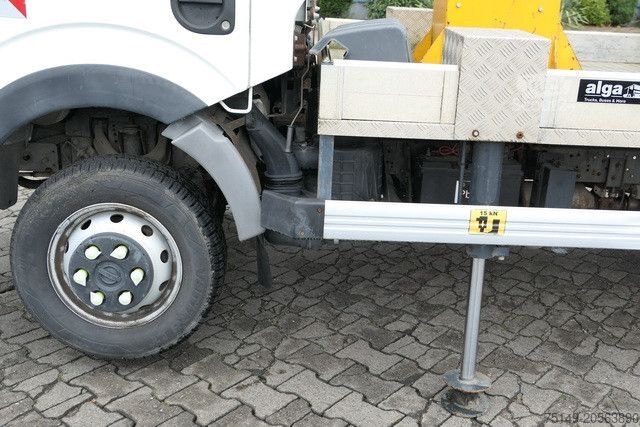 Pracovná plošina Nissan 32.12 4x2, 11m Arbeitshöhe, Klima,3. Sitz