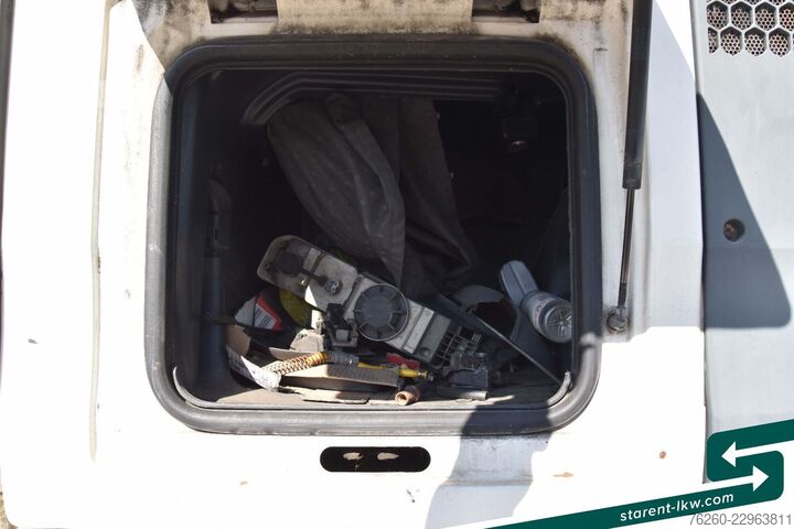 Vakio vetoauto MAN TGA 18.430 XLX Retarder Standklima DEFEKT