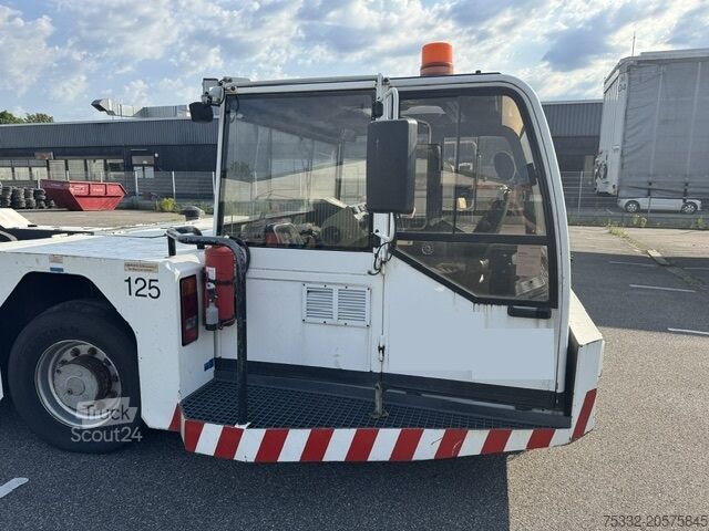 Entreprenørmaskine GHH AM 210 Air Mover Flugzeugschlepper