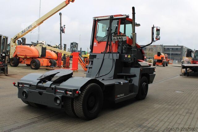 Терминальный трактор Terberg RT222