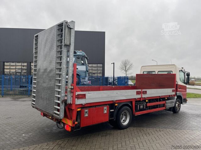 Transportator auto Mercedes-Benz ATEGO 815 Platform / Euro 2 / Loading Ramp / NL...