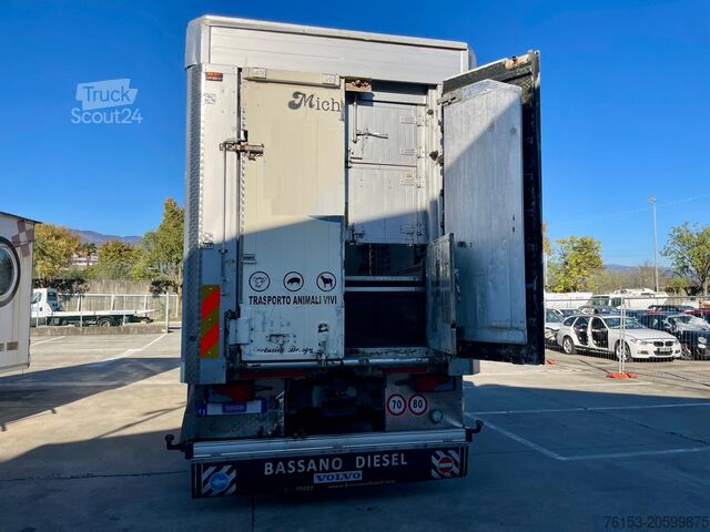 Camion pentru transport animale Volvo FH 12 460