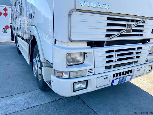 Camion pentru transport animale Volvo FH 12 460