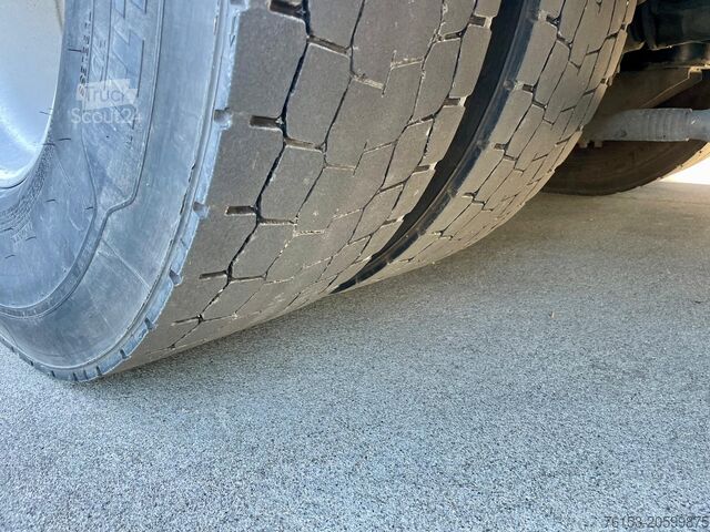 Camion pentru transport animale Volvo FH 12 460