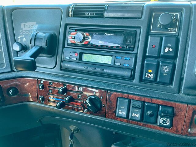 Camion pentru transport animale Volvo FH 12 460