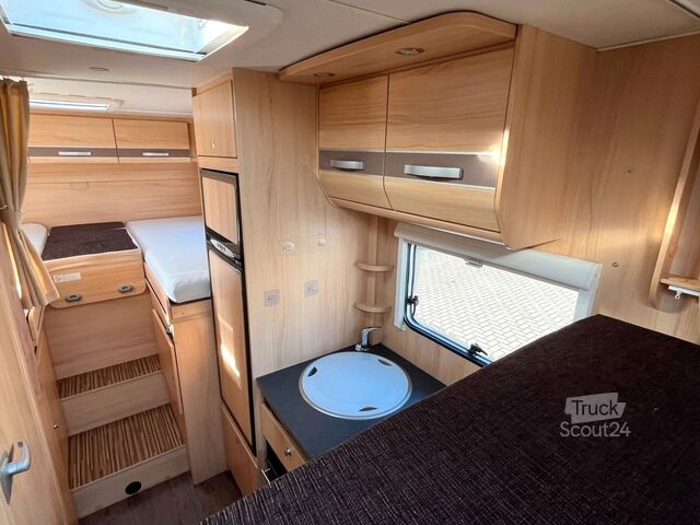 Halvintegrerad husbil SUNLIGHT T 67 - Hubbett - Einzelbetten -