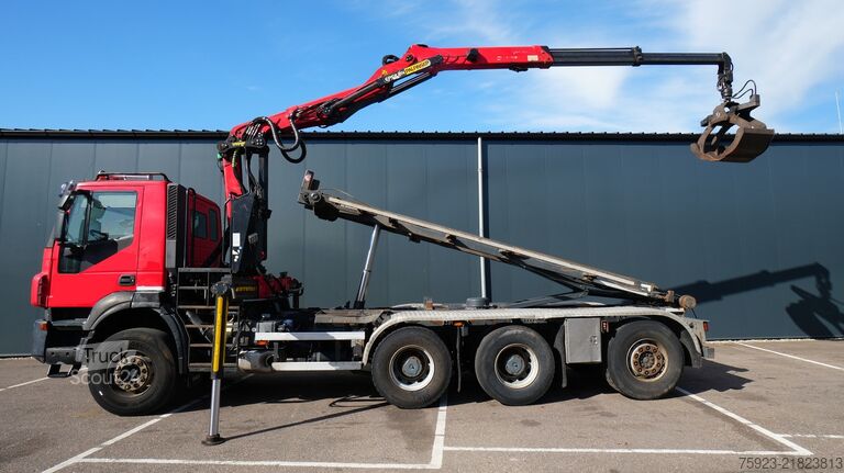 Vrachtwagen met kraan Iveco Trakker 410 8x4 Cable system with Crane