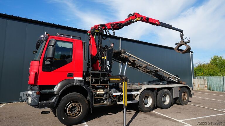 Vrachtwagen met kraan Iveco Trakker 410 8x4 Cable system with Crane