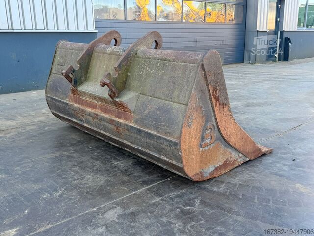 Лопата.  CW30 / CW40 Slotenbak 2200mm bucket
