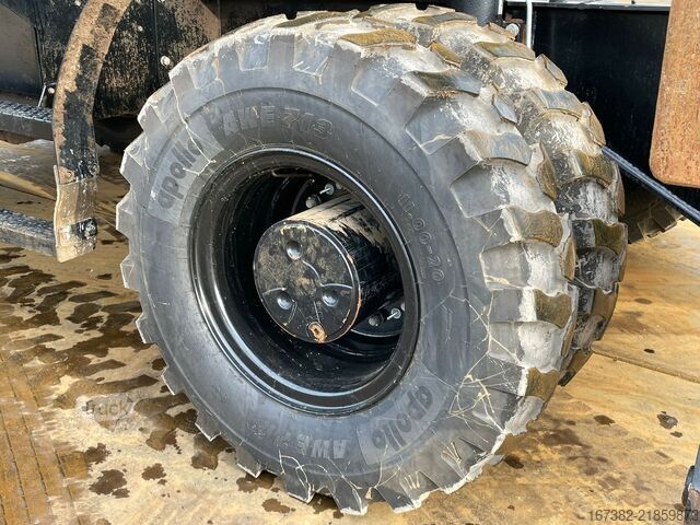 Μηχανή χειρισμού υλικών Caterpillar MH3024