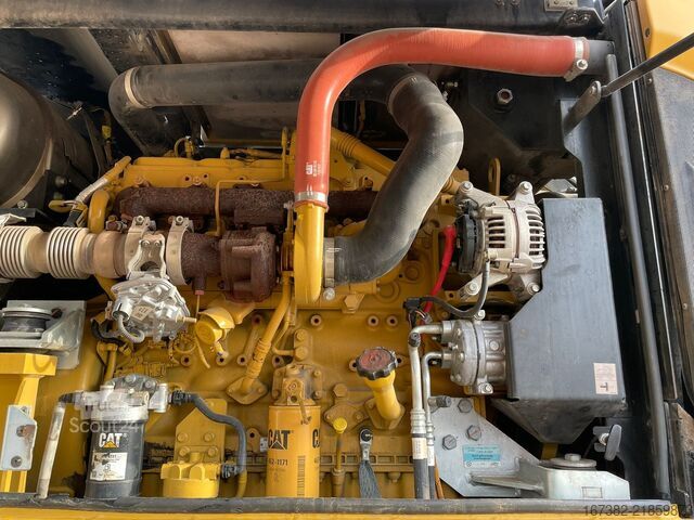 Μηχανή χειρισμού υλικών Caterpillar MH3024