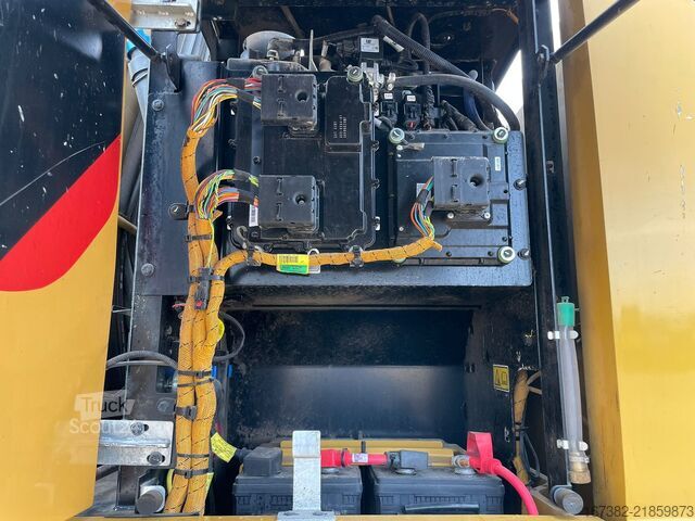 Μηχανή χειρισμού υλικών Caterpillar MH3024