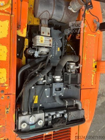 Гусеничный экскаватор KOMATSU Komatsu HB 215 LC-1