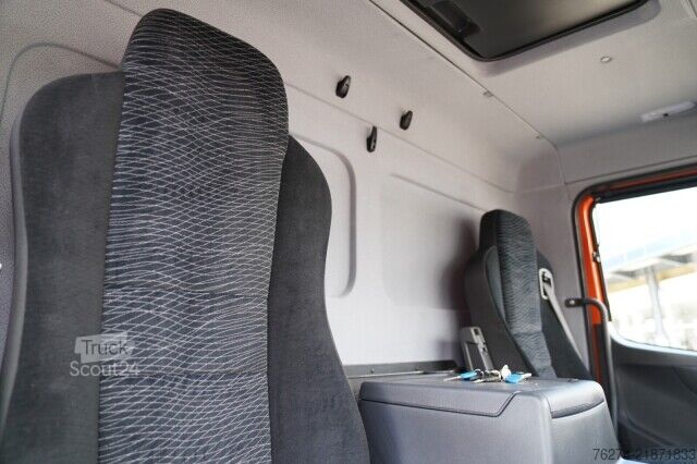 Boxvogn Mercedes-Benz Atego 816 4x2 Automatik Junge Koffer LBW