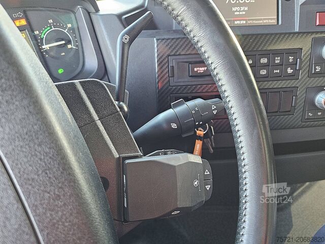 Standaard trekker RENAULT T 520 HIGH EVO 99TKM NIGHT A/C