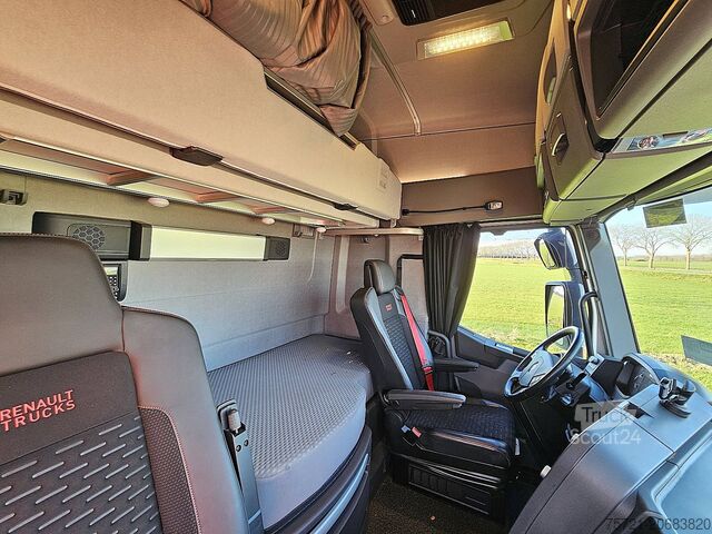 Standaard trekker RENAULT T 520 HIGH EVO 99TKM NIGHT A/C