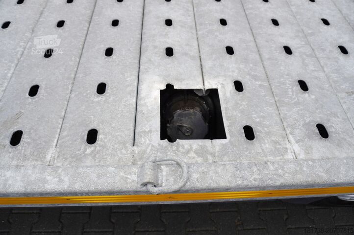 Вантажівка транспортного засобу з краном Mercedes-Benz Atego 818 / New Galvanized