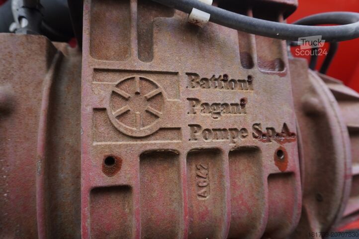 Vidanjör MAN TGS 35.400 8x4 E5 / HYVA HOOK LIFT 32.56