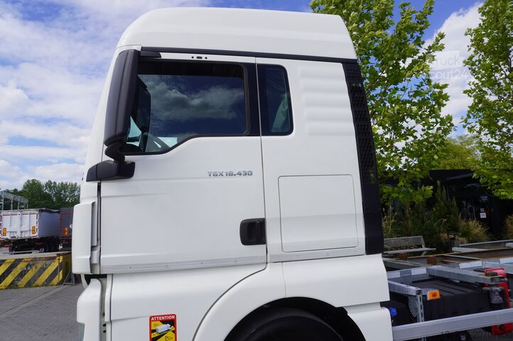 BDF MAN TGX 18.430 / BDF 7.5 m / sleeping cab