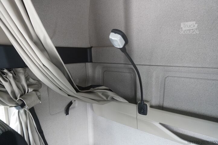 BDF MAN TGX 18.430 / BDF 7.5 m / sleeping cab