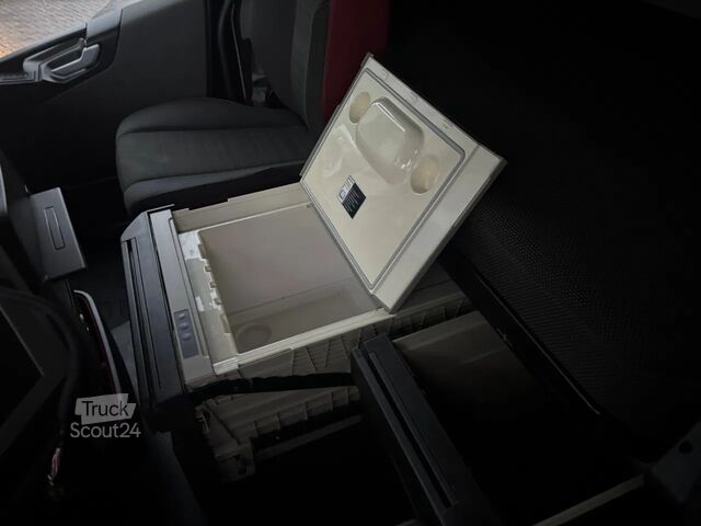 Standart-SZM Volvo FH 13.420 Globetrotter / ADR + PTO / Stand Airco