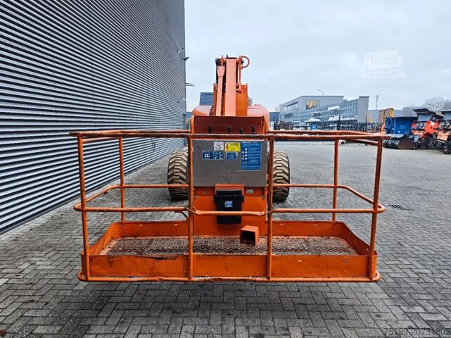 Teleskopinė platforma Genie Z-135-70 4WD