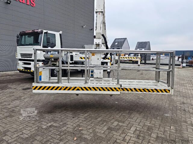 Hefplatform Iveco Stralis 360S35 6x2 Bronto Skylift S52XDT
