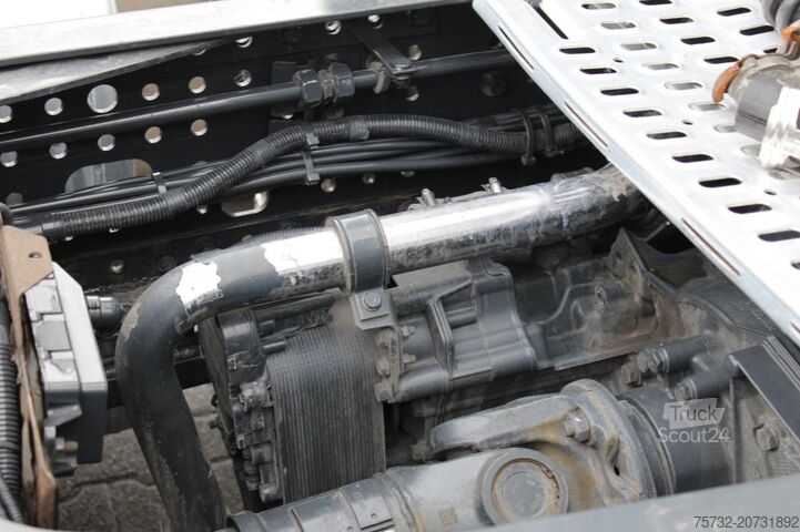 Standard SZM Iveco S-Way 510 Retarder Standklima Navi Kühlbox