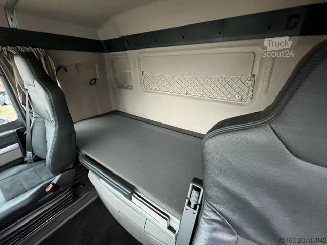 Саміоскид MAN TG-X 26.430 6x4 3-Achs Kipper Bordmatik nur 73 t