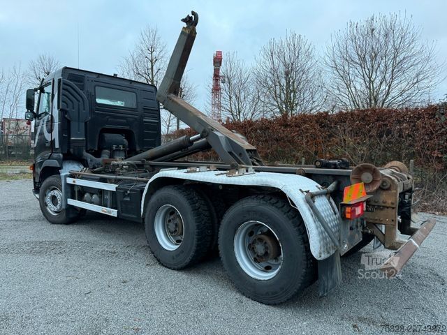 Haakarm vrachtwagen VOLVO FH12  420 /  Schaltgetriebe / BLATT gefedert