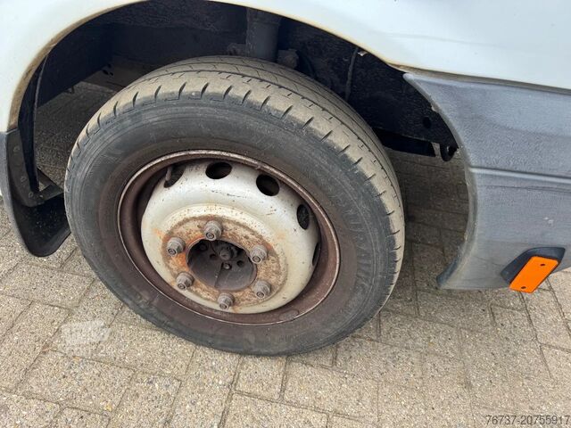 Furgonetka z podwójną kabiną Ford TRANSIT **MOTOR VAST-ENGINE BLOCKED**