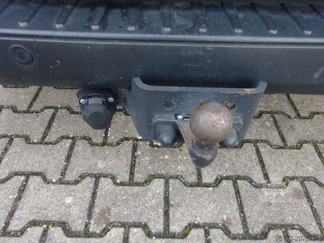 Slēgtais furgons FORD Transit Custom Kasten 320 L2H1 Trend 130PS Navi